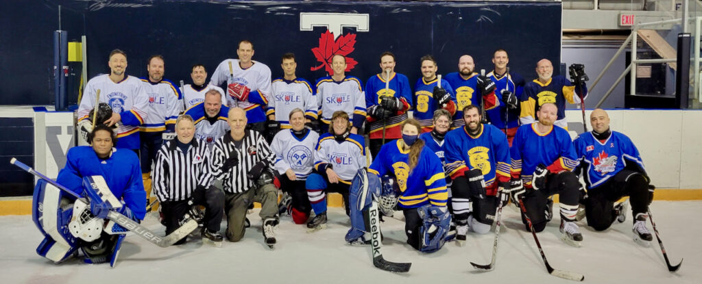 A photo of the 2023 ITS hockey teams.